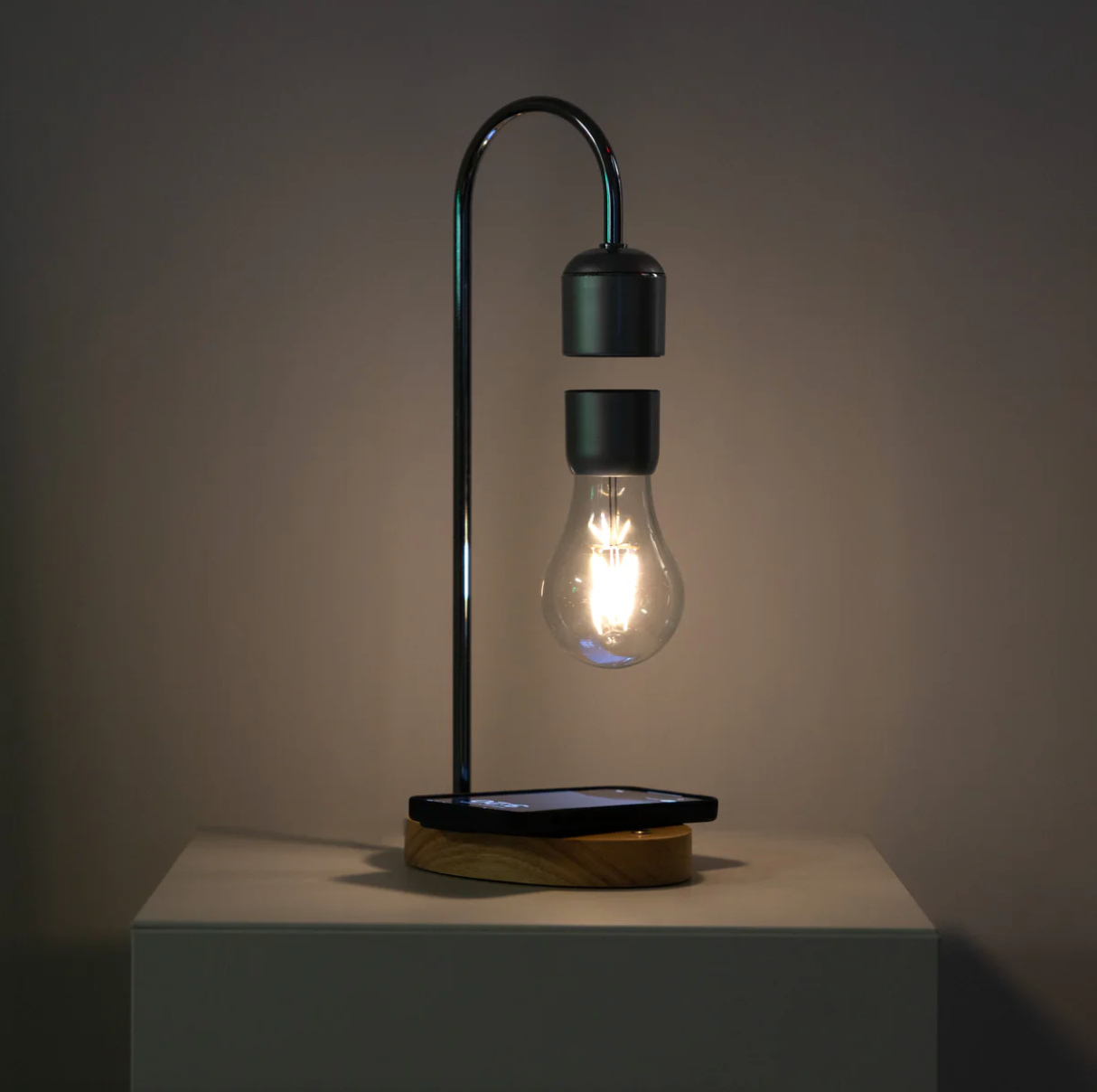 Levitating Lamp - Lanavici